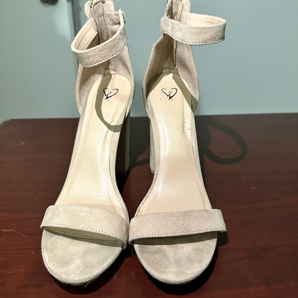 Windsor tan high heels